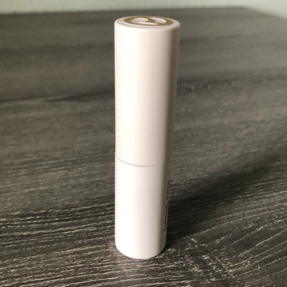❤️$8 NWT Rare Beauty Black Mascara 8ml - Picture 2 of 4
